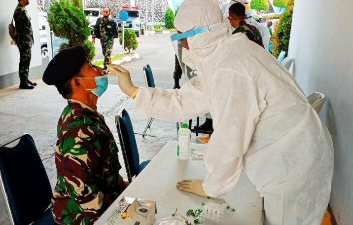 Antisipasi Penyebaran Covid-19, Segenap Prajurit dan PNS Lantamal II Diswab Antigen 