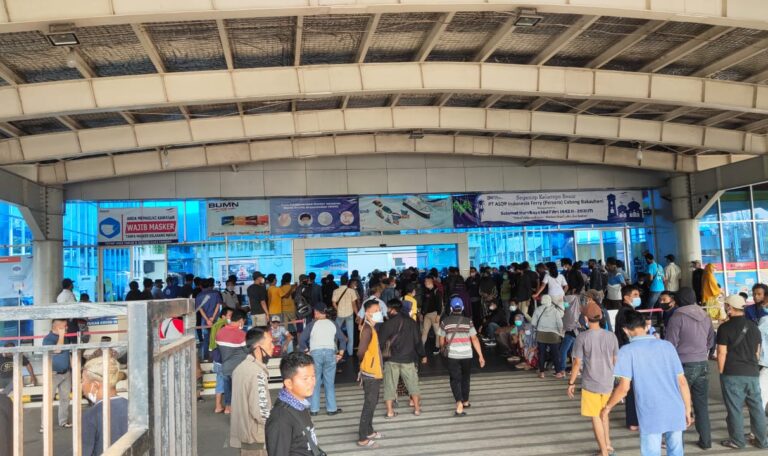 Bus dan Mobil Pribadi Masuk Jawa-Bali Jalur Darat Harus Sudah Vaksin dan Rapid Antigen
