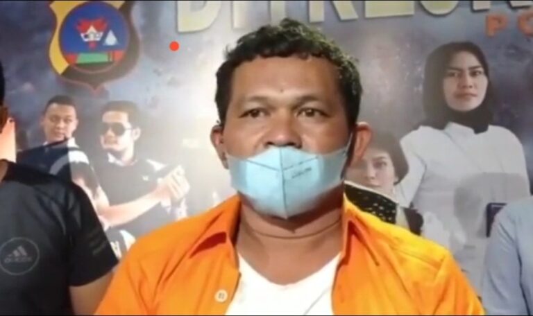 Sejak Ditangkap, Hobi Izet Masih Dua..