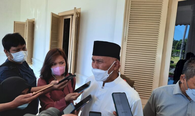 Dinilai Gagal Tangani Pandemi Covid-19, Mahyeldi Sebut Anggota DPRD Sumbar Gagal Paham