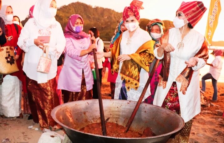 Ada yang Perlu Diketahui di Balik Kegiatan Merendang Sedunia 