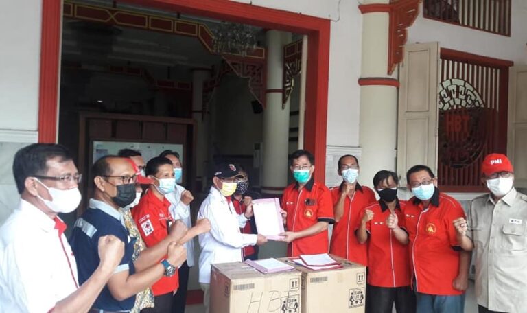 Terima Bantuan 2 Unit Perahu Karet, PMI Padang Apresiasi HBT