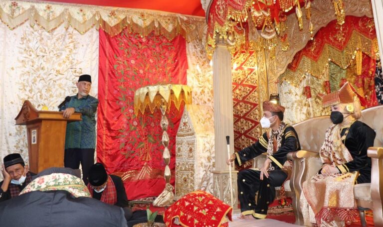 Hadiri Malewakan Gala, Mahyeldi Sebut Kapolresta Padang bisa Jadi Teladan Restoratif
