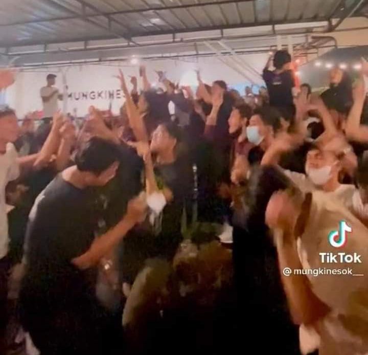 Langgar Prokes dan Tak Berizin, Cafe di Padang Disegel