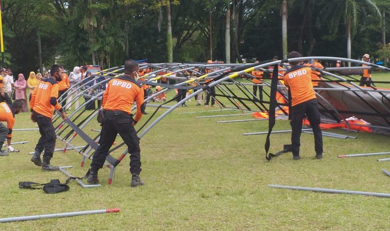 Tingkatkan Ketangguhan, BNPB Gelar Lomba Pasang Tenda dan Dapur Umum di Sumbar