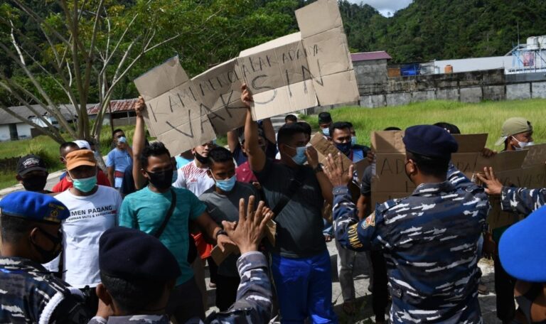 Babinpotmar Lantamal II Gagalkan Aksi Demo, yang Protes Kegiatan Vaksinasi