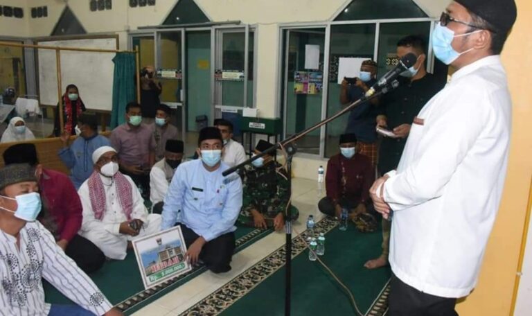 Subuh Sajadah di Surau Mardhatillah Pasa Gadang,  Wako Hendri Septa Ingatkan Masyarakat Waspadai Cuaca Ekstrim
