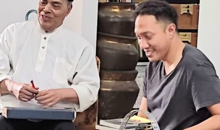 Cerbung Silat Tikam Samurai Segera Diangkat ke Layar Lebar