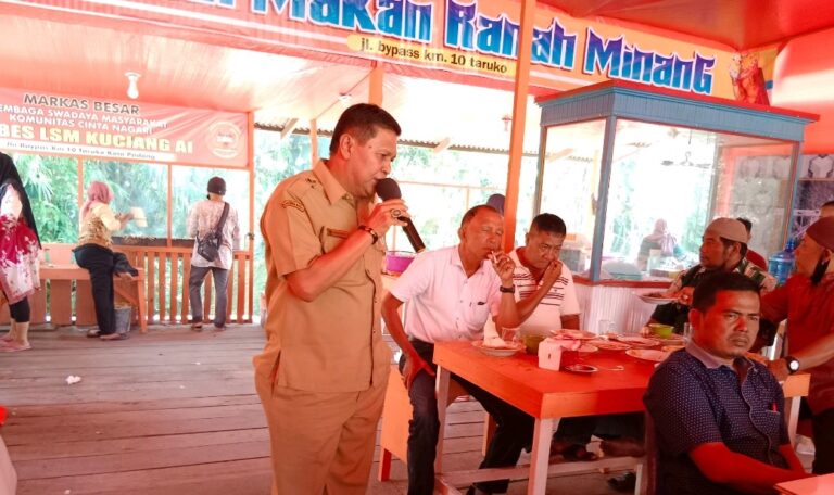 Ketua DPD LPM Padang Launching RM Ranah Minang Bermenu Gulai Ayam Kamumue dan Sate Kambing
