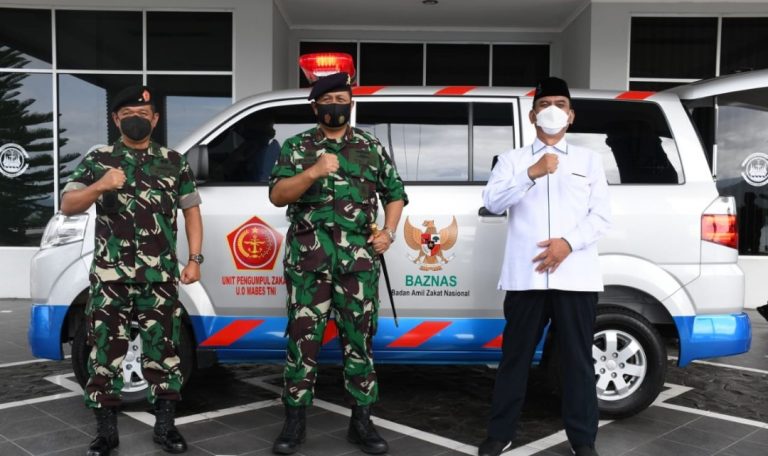 Danlantamal II Menerima Bantuan Mobil Jenazah dari Kapusbintal TNI