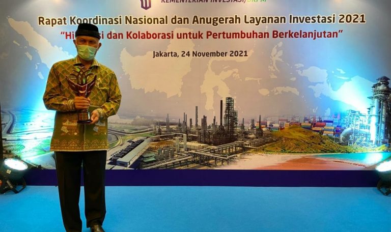 Sumbar Raih Anugerah Layanan Investasi 2021