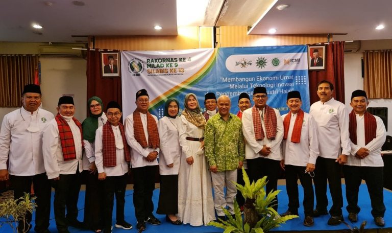 Pengurus ISMI Sumbar Resmi Dilantik Ketum ISMI Ilham Habibie