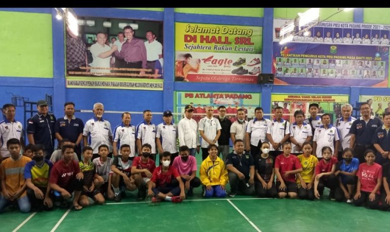 Hari Perdana, Atlet Bulutangkis Kuranji Merajai Nomor Tunggal Putra dan Putri