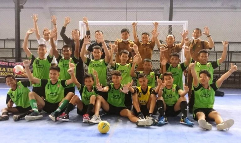 Turnamen Bola Tangan Antar Pelajar SMP,  Tim Putra SMPN  27 Bentrok dengan SMPN 25 di Final