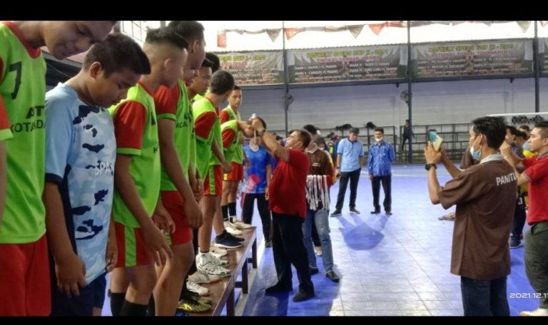 Tim Bola Tangan Padang Selatan dan Lubuk Begalung Raih Medali Emas Porkota 2021