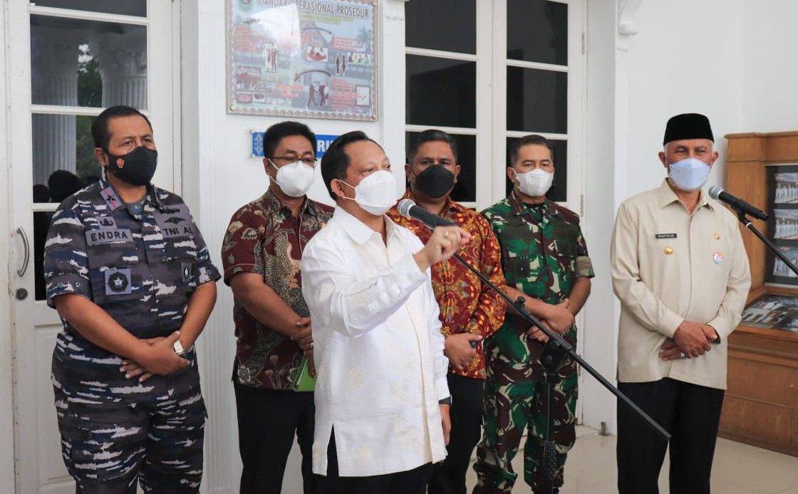 Mendagri Datang Bawa Pesan Jokowi, Empat Kepala Daerah di Sumbar tak Hadir Rapat