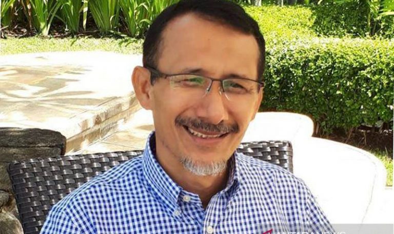 Ribut-ribut Pengurus Kadin Sumbar, Ramal Saleh: Ndak Aktif ya Diganti..!