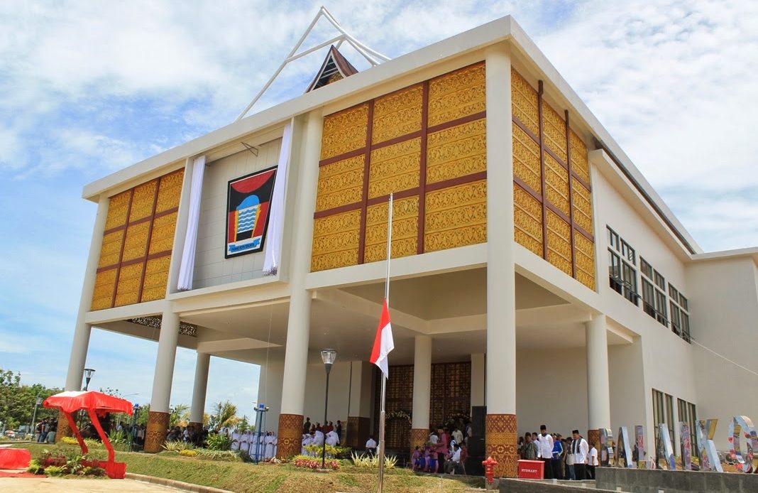 Gubernur Mahyeldi Tunjuk Fitriati M Penjabat Sekdako Padang