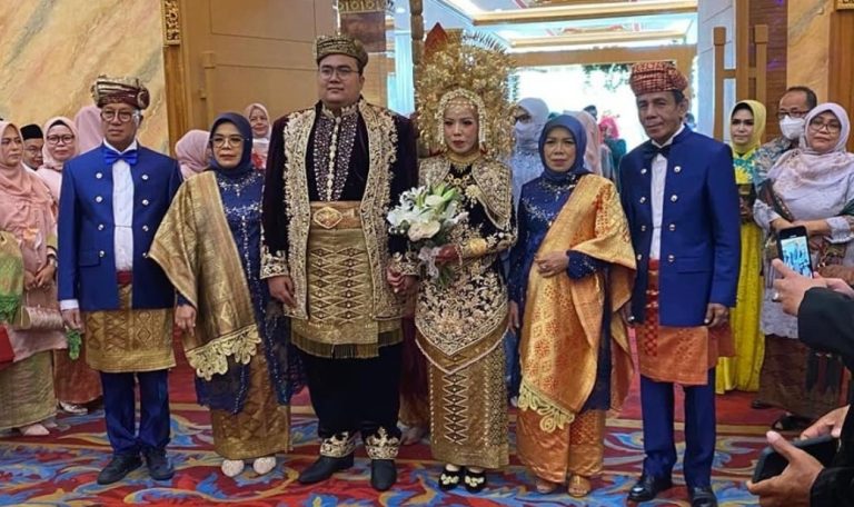 Rang Pasisie Baralek Gadang, S Budi Syukur Dt Bdr Jambak Baminantu