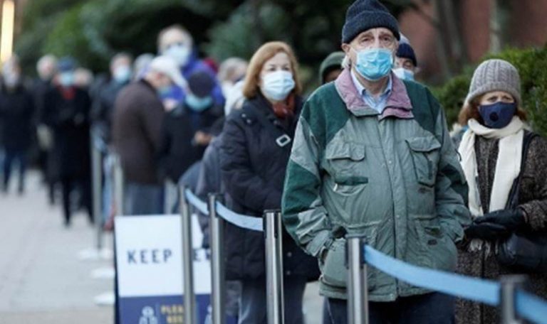 Vaksin Berhasil, Inggris Tidak lagi Mewajibkan Masker