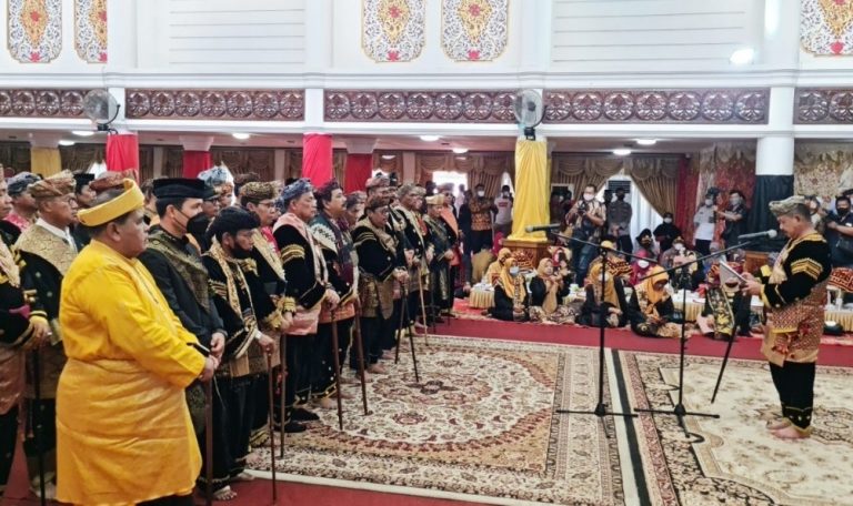 Pengurus LKAAM Sumbar 2022-2026 Dilantik, Fauzi Bahar : Tegakan Kembali Kepemimpinan Tungku Tigo Sajarangan