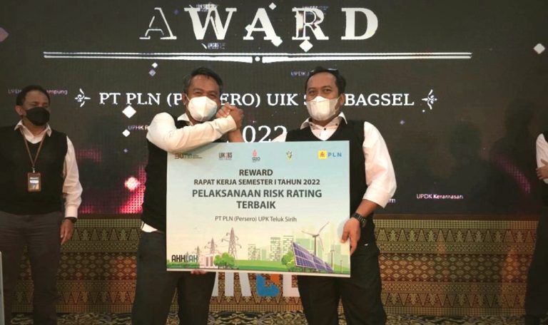 PLN UPK Teluk Sirih Raih Penghargaan Pelaksanaan Risk Rating Terbaik