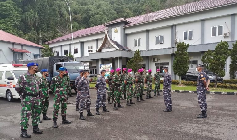 Tim Gulben Lantamal II Padang Diterjunkan ke Lokasi Bencana Gempa Bumi di Pasbar 