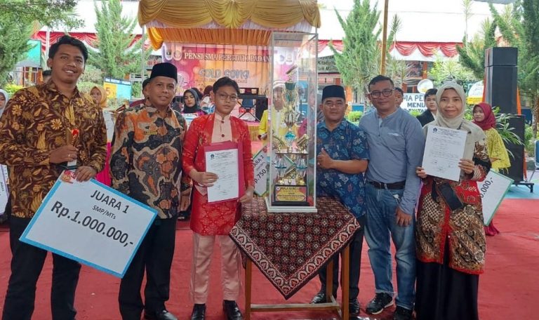 Hebat Dan Berjaya , Ariq Juara 1 Solo Song MTsN 1 Padang