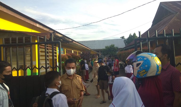 Tak Divaksin tak Boleh PTM, Kadisdik Habibul: Dirumah Saja Sampai Selesai Divaksin