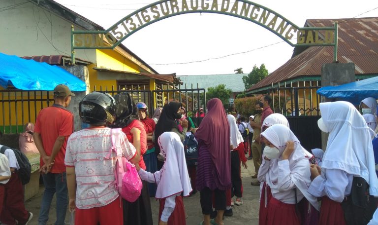 Belum Divaksin tak Boleh Sekolah, Pemko Padang Dapat Kecaman Orang Tua Murid
