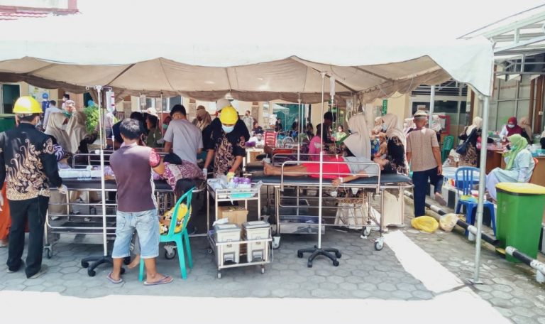Rumah Sakit Mulai Dipenuhi Korban Gempa di Pasaman Barat