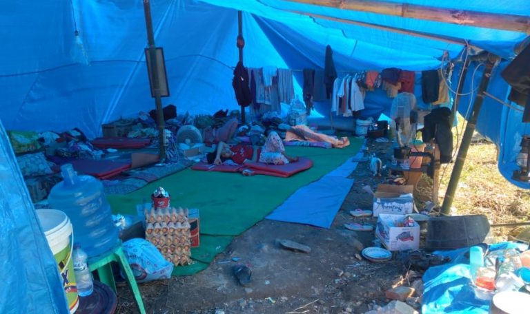 Belasan Hari Pasca Gempa Pasbar, Pengungsi Mulai Merasakan Gangguan Kesehatan 