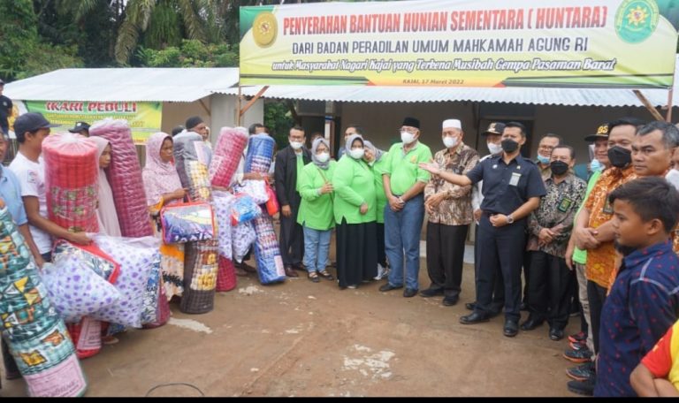 Peduli Korban Gempa Pasbar,  PT Padang  Bangun 10 Huntara