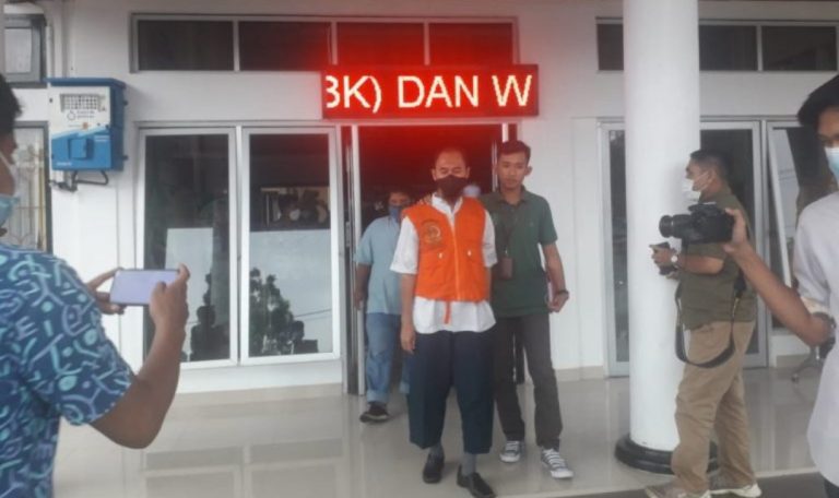 Usai Diperiksa Lima Jam, Mantan Kabid Cipta Karya PU Pasbar Dijebloskan dalam Bui 