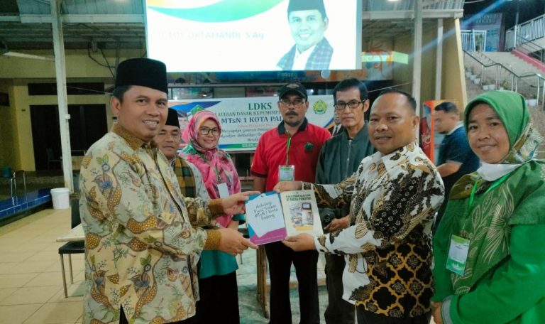 Puluhan Guru dan Siswa MTsN 1 Padang Lahirkan Karya Buku
