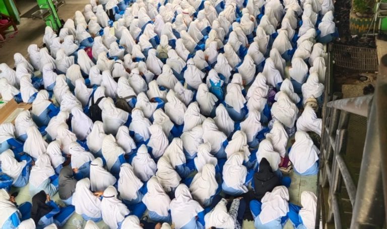 Bidik Adiwiyata Sumbar, Kepala MTsN 1 Padang Libatkan Segenap Warga Madrasah