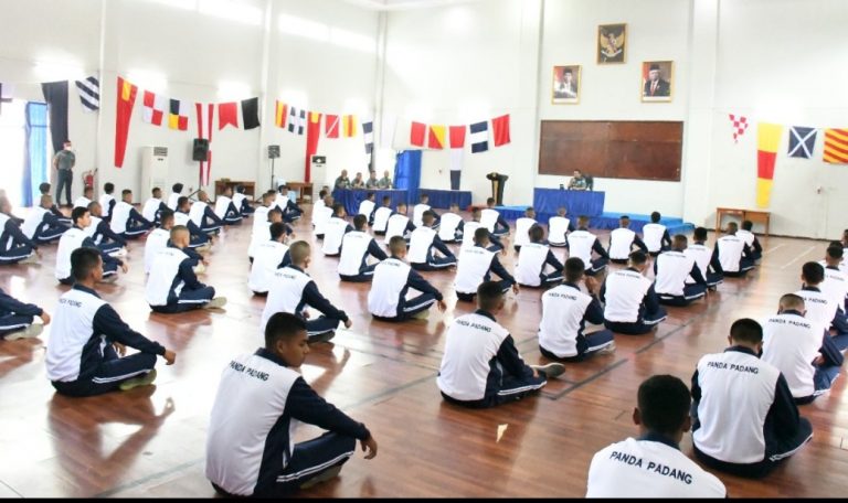 Danlantamal II Beri Pengarahan Puluhan Casis Bintara TNI AL Panda Padang 