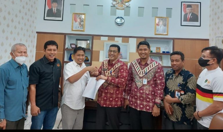 Untuk Dana Operasional 2022 , KONI dan Dispora Sumbar Teken NPHD