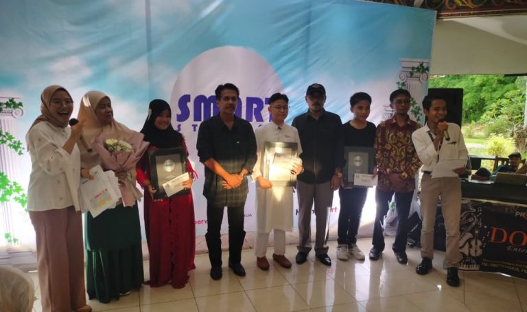 Raih Juara II Voice Talent, Ariq Kembali Gaungkan MTsN 1 Padang di  Sumbar