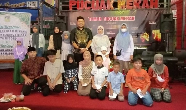 Produser Rekaman Elta Record Inisiasi Buka Bersama Musisi Minang dan Santuni Anak Yatim Piatu