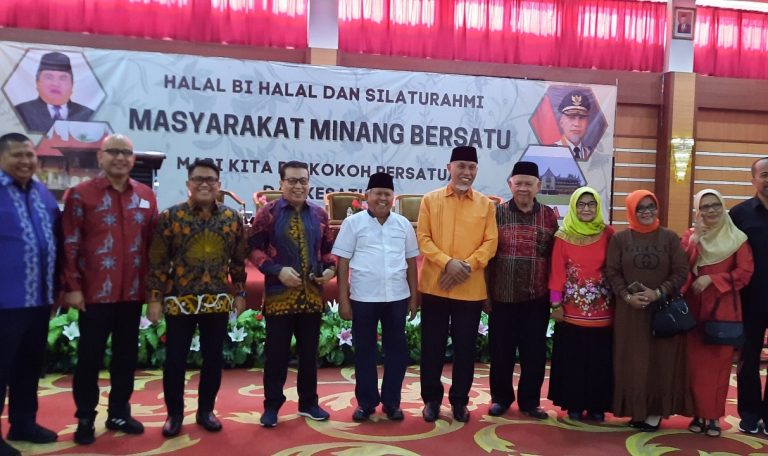 Di Bandung, Gubernur Mahyeldi Sampaikan Doa untuk Anak Kang Emil