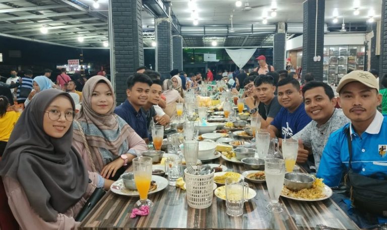 Akhir Ramadhan, Irwan Basir Buka Bersama  Sekaligus Silaturahmi  PK. KNPI  Kuranji