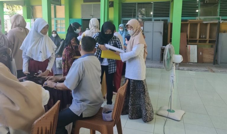 Hari Pertama PPDB MTsN 1 Padang Dibanjiri Siswa yang Mendaftar