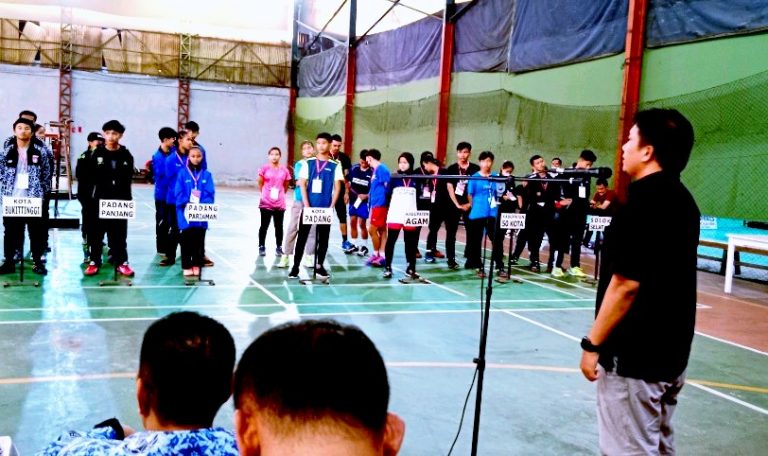 Hadiri Pembukaan Popda Sumbar 2022 , Hamdanus: Mustahil Prestasi Tanpa Disiplin