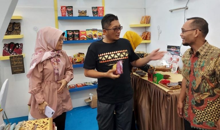 Ketika Pelaku Usaha Lirik Padang,  Hendri Septa; Ini Saatnya Kita Mencari Pangsa Pasar 40.299 UMKM di HUT Apeksi Lampung