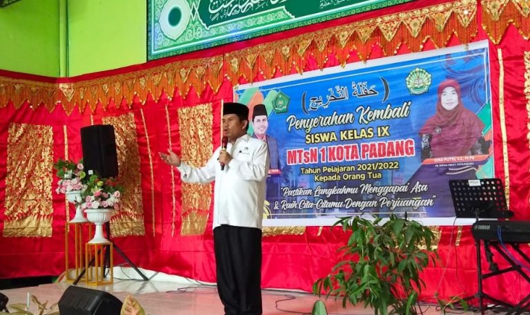 Kakan Kemenag Padang Motivasi Siswa, Edy Oktafiandi: Jaga Martabat Madrasah