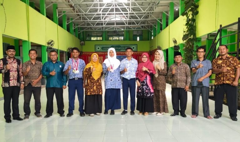 Cabor Atletik MTsN 1 Padang Juara Umum di Arena O2SN 2022