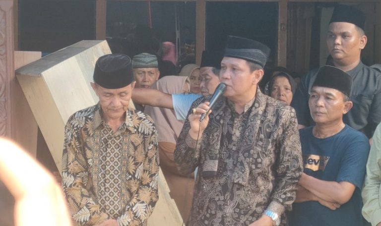 Irwan Basir Dt Rj Alam, Lepas  Almarhumah Murni ke Peristirahatan Terakhir.