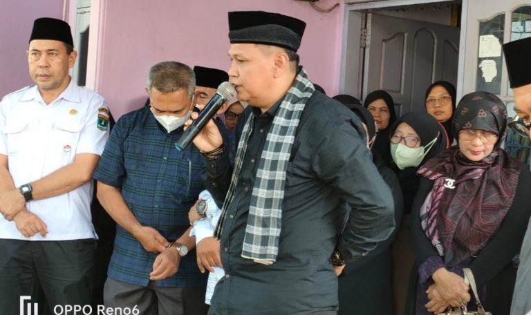  Irwan Basir Lepas Jenazah Almarhumah  Nurlina ke Peristirahatan Terakhir