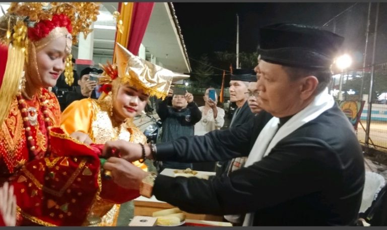 Lestarikan Adat Salingka Nagari, KAN Pauh IX Gelar Lomba Basurah Adat